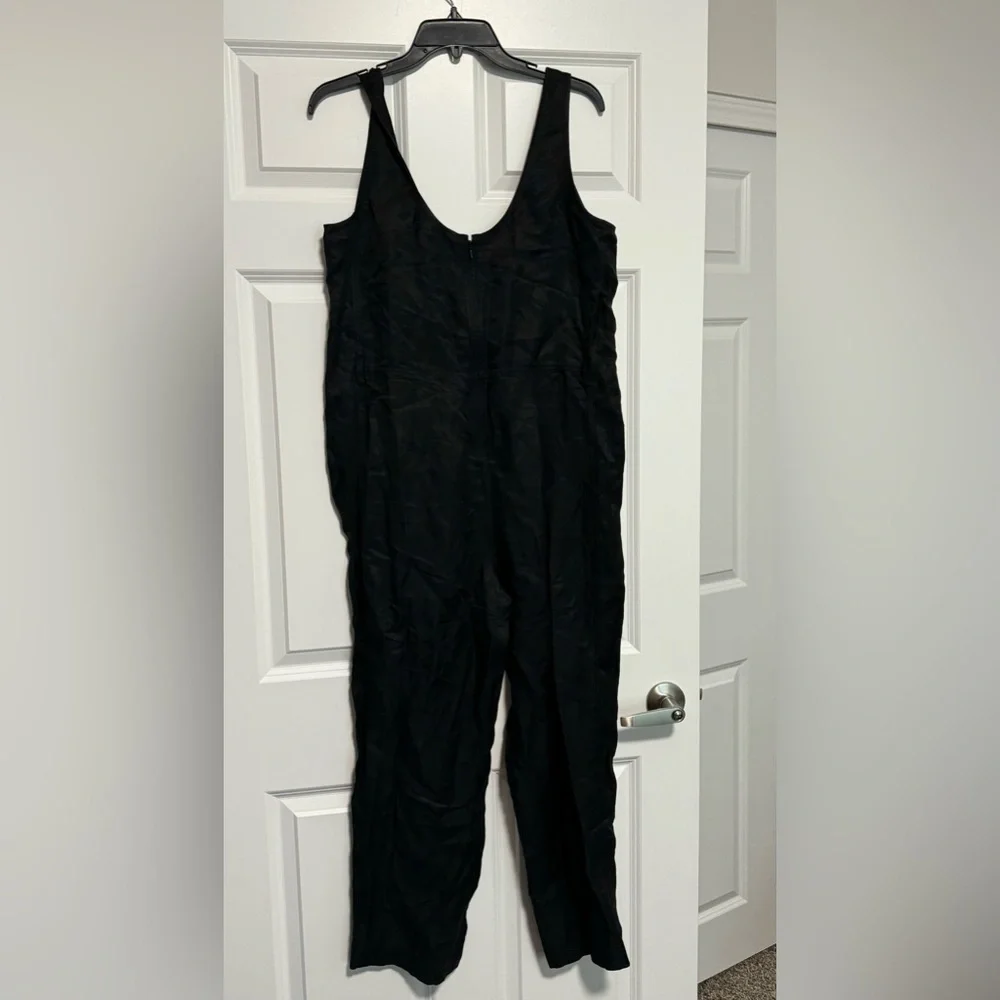 NEW! Banana Republic Black Viscose-Linen Jumpsuit - Size Medium 🍄‍🟫